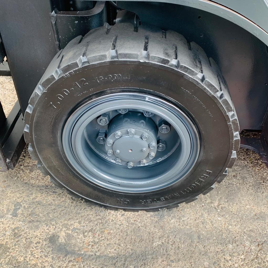 Used Gas 6 Ton Forklift - Image 8